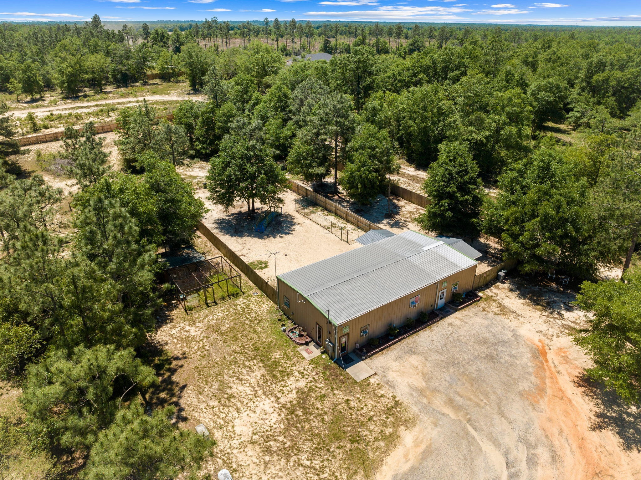 Best Pals Pet Resort in DeFuniak Springs, Florida