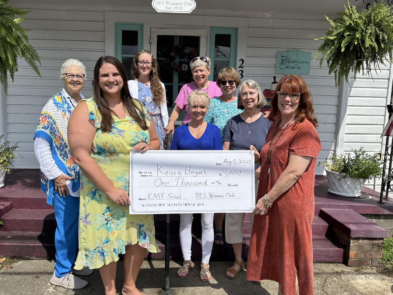 Scholarship Presentation from the DeFuniak Springs Woman's Club Scholarship Presentation from the DeFuniak Springs Woman's Club
